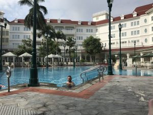 pool at hong kong disneyland hotel