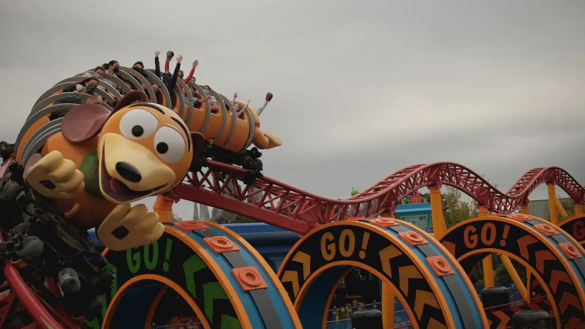 slinky dog dash height requirement