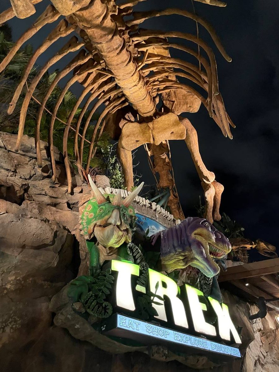 t-rex cafe dinosaur bones